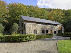 Гостиница Modern Holiday Home with Garden in Jalhay  Жале